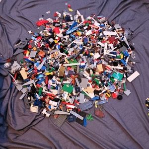 23 lb of legos